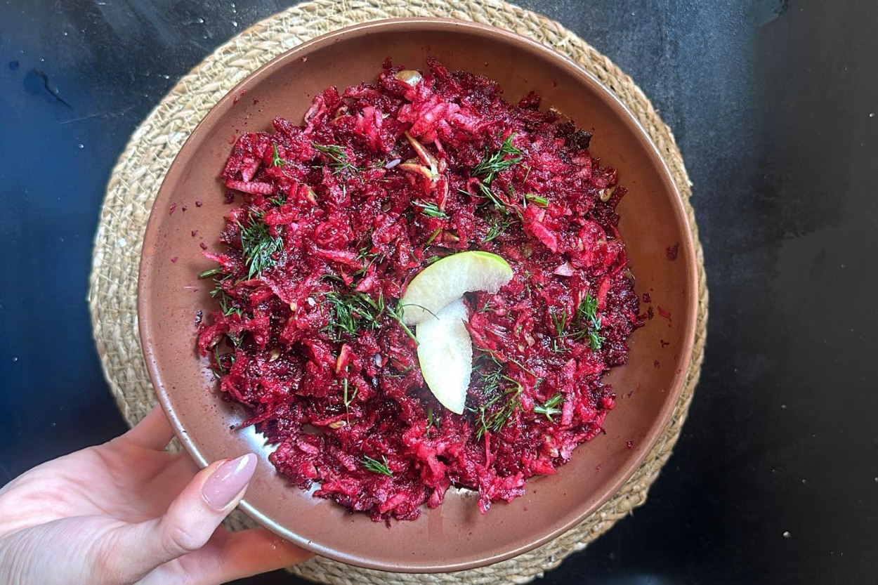 Ekşi Elmalı Pancar Salatası